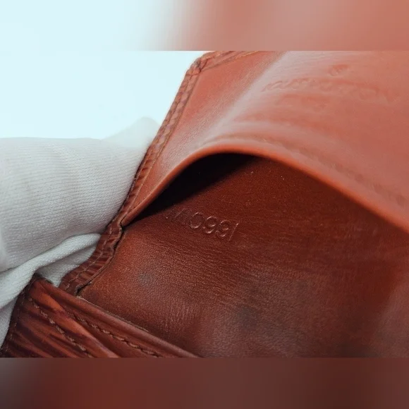 Louis Vuitton Brown Leather Epi Card Holder Wallet